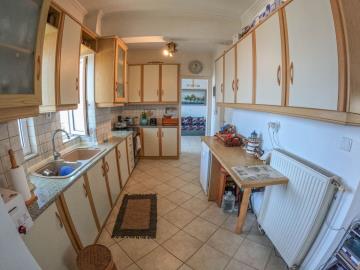 Real-Estate-981--24-