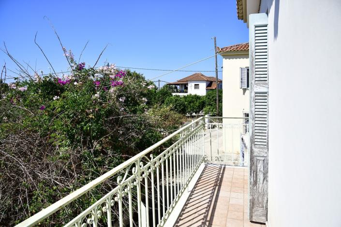 Image No.8-Maison de campagne de 4 chambres à vendre à Pylos