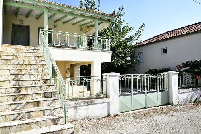 Image No.18-Maison de campagne de 4 chambres à vendre à Pylos