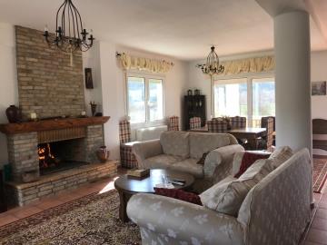 Real-Estate-985--19-