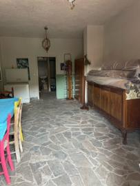 Real-Estate-998--16-