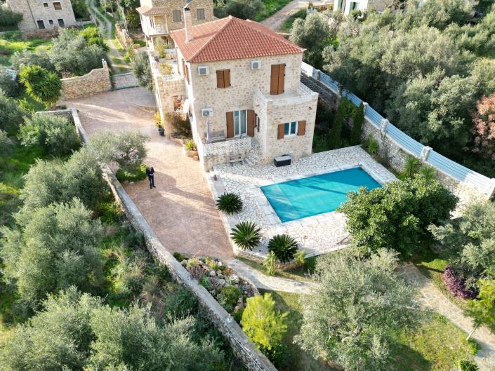 Image No.1-Villa de 4 chambres à vendre à Stoupa