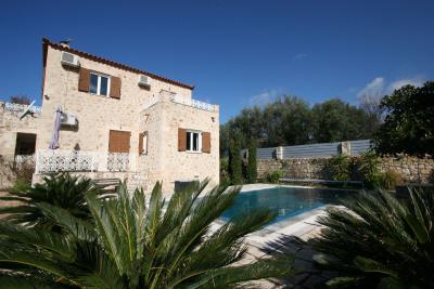 Pool-area-10