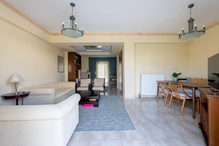 Image No.2-Villa / Détaché de 5 chambres à vendre à Kalamata