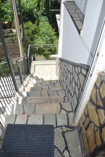 Image No.10-1 Bed House for sale