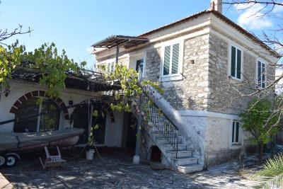 Real-Estate-1068--6-