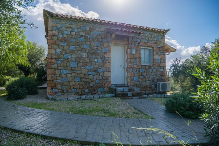 Image No.18-10 Bed Commercial for sale