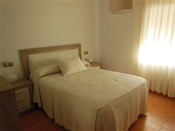 1418742-15b6095e