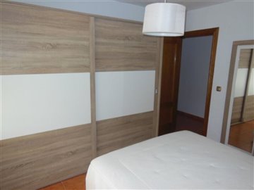 1418742-945bb9f2