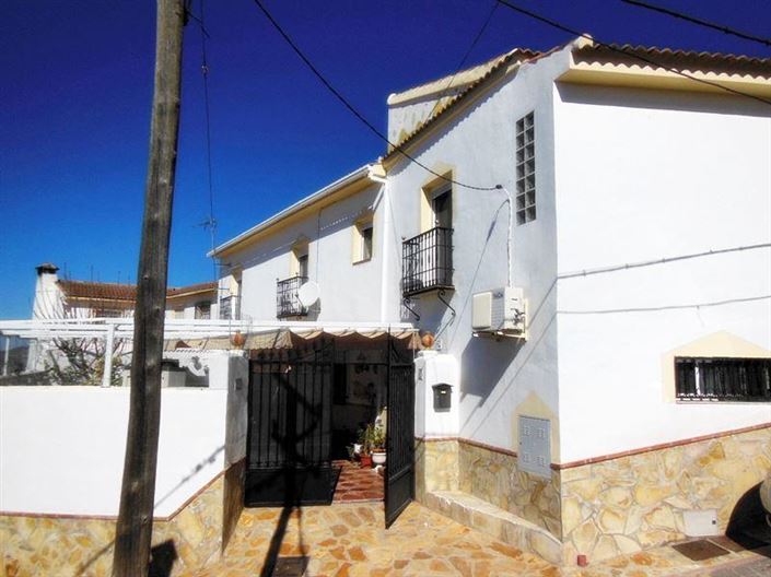 Image No.1-Propriété de 5 chambres à vendre à Tozar