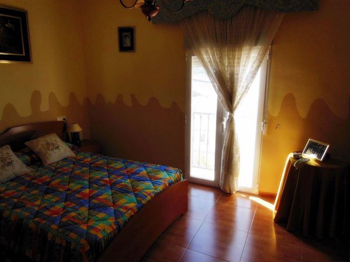 Image No.6-Propriété de 5 chambres à vendre à Tozar