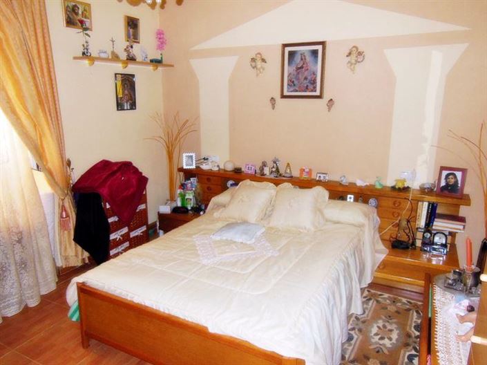 Image No.9-Propriété de 5 chambres à vendre à Tozar