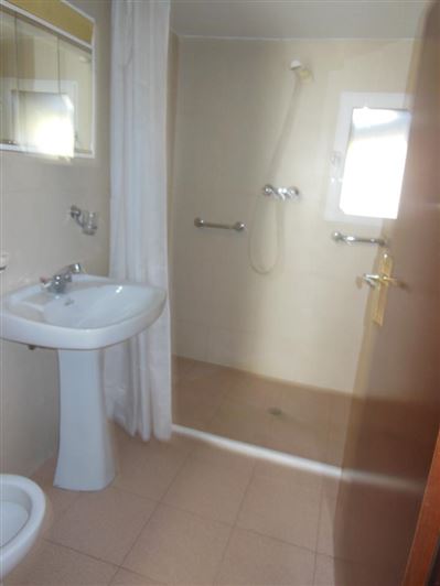 Image No.8-3 Bed Property for sale