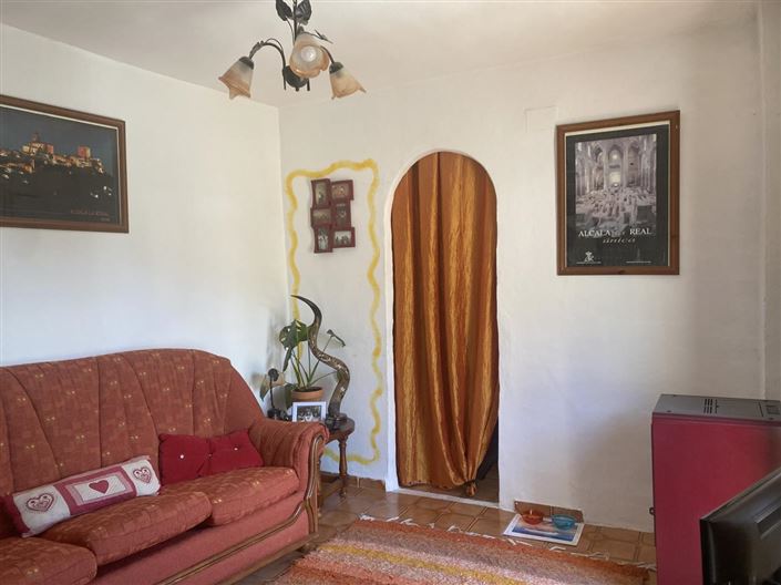 Image No.16-4 Bed Property for sale