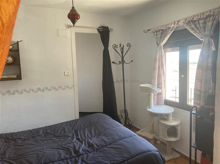 Image No.20-4 Bed Property for sale