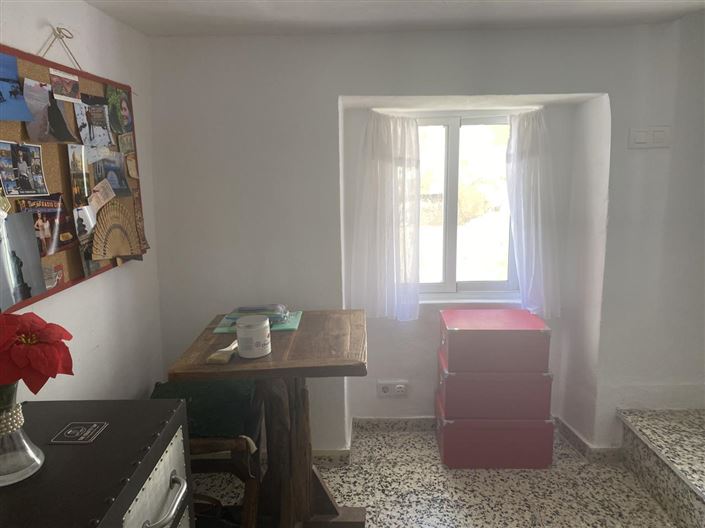 Image No.24-4 Bed Property for sale