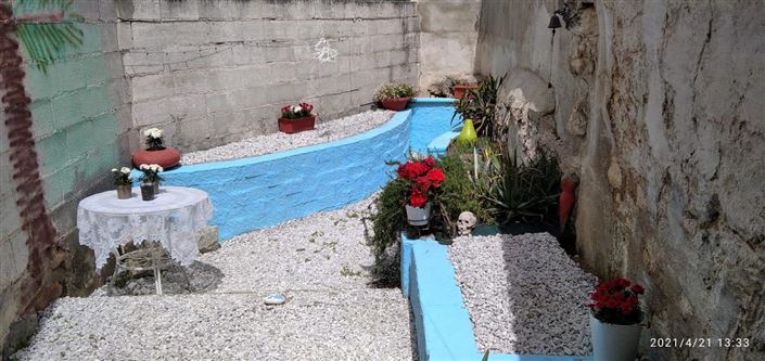 Image No.28-4 Bed Property for sale