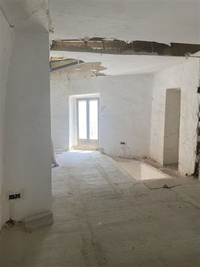 Image No.35-4 Bed Property for sale