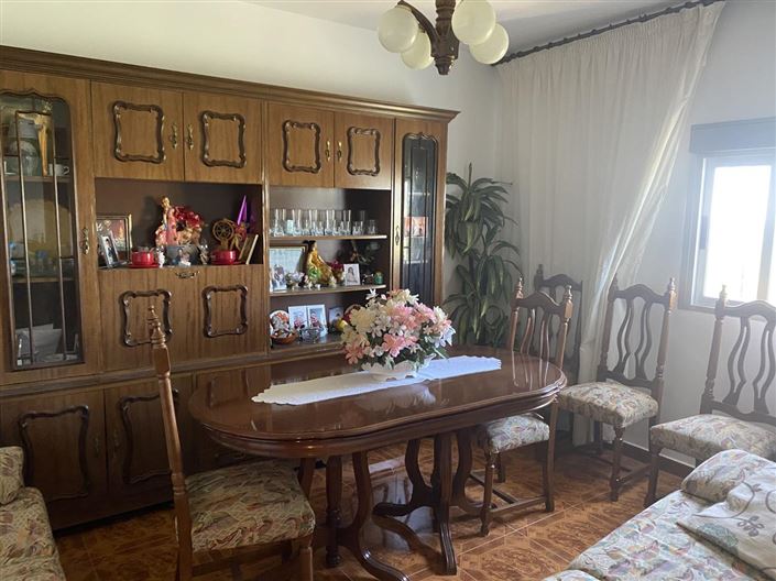 Image No.15-6 Bed Property for sale