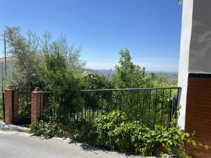 Image No.29-6 Bed Property for sale