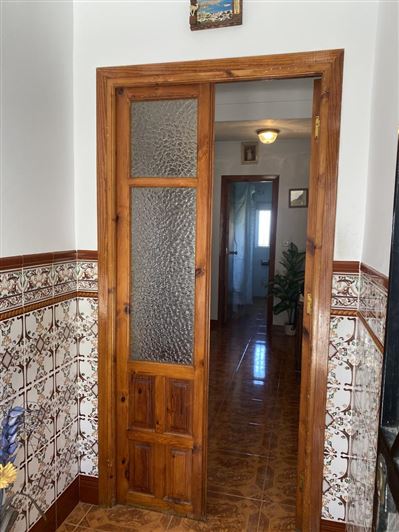 Image No.6-6 Bed Property for sale