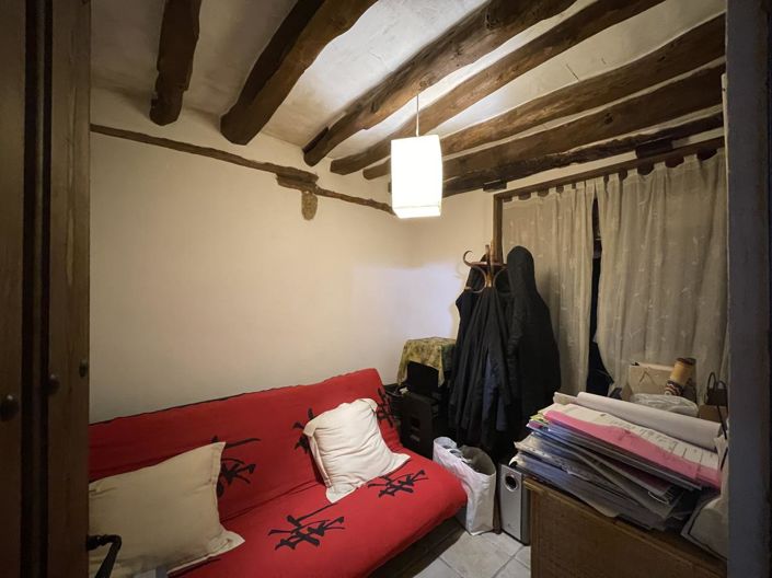 Image No.15-11 Bed Property for sale