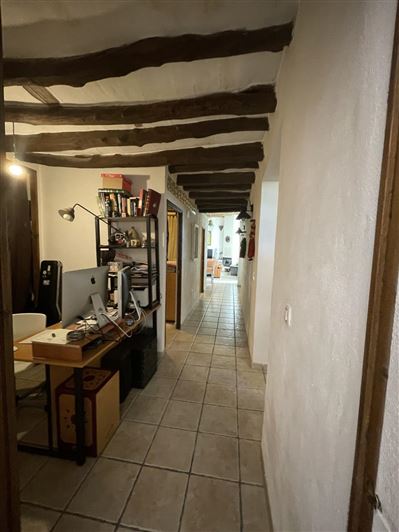 Image No.17-11 Bed Property for sale