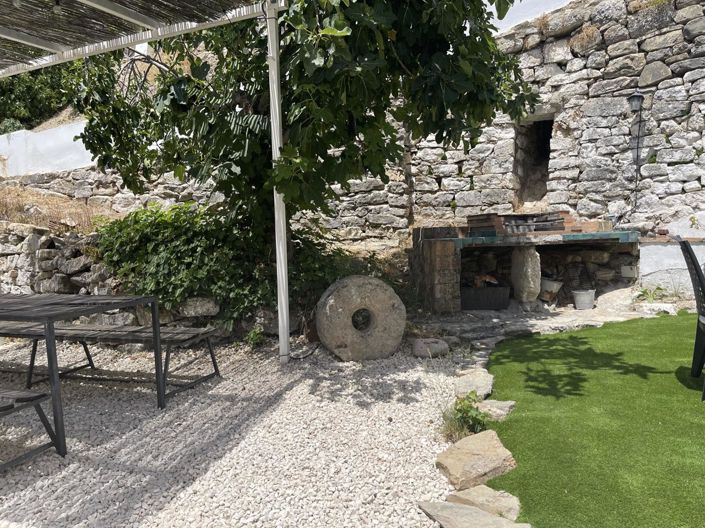 Image No.20-11 Bed Property for sale