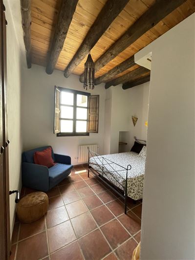 Image No.34-11 Bed Property for sale