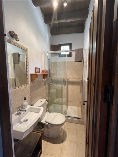 Image No.53-11 Bed Property for sale