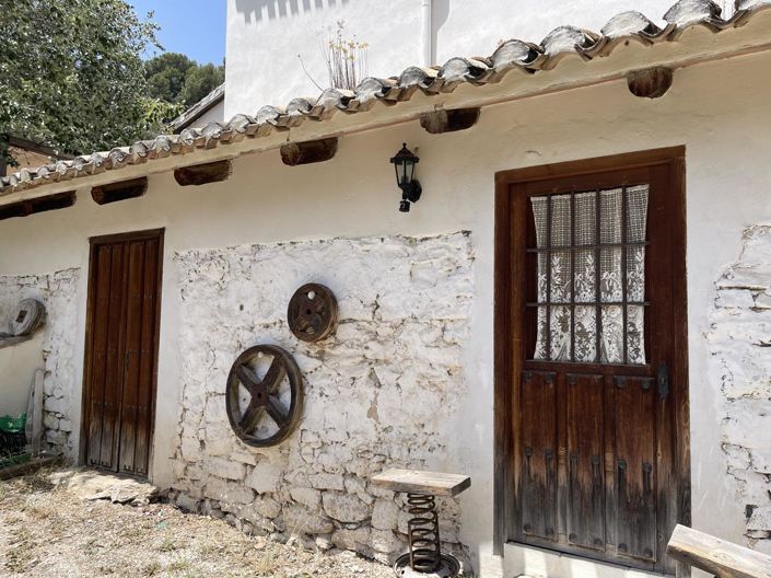 Image No.60-11 Bed Property for sale