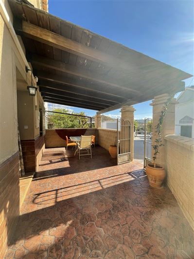 Image No.3-6 Bed Property for sale