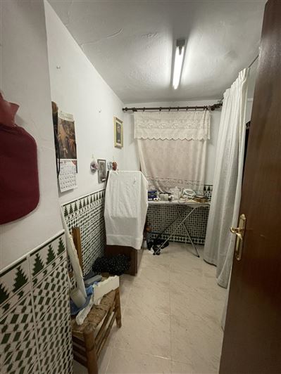 Image No.13-4 Bed Property for sale