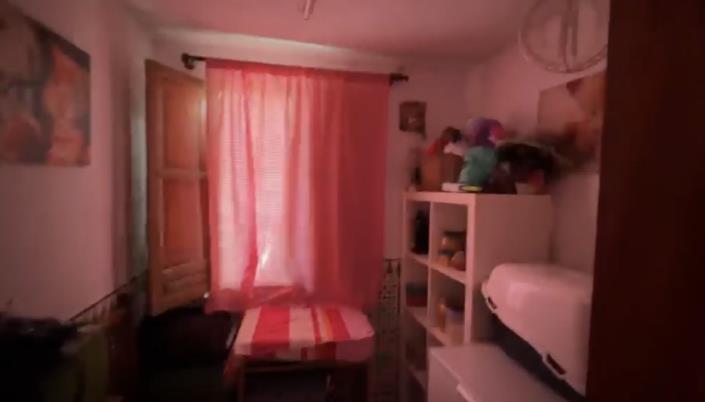 Image No.24-4 Bed Property for sale