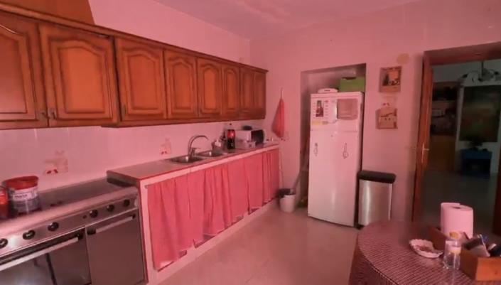 Image No.10-4 Bed Property for sale