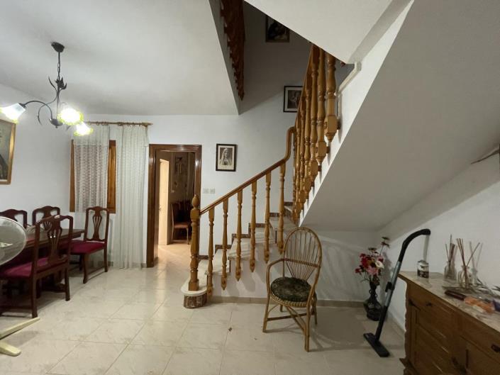 Image No.5-4 Bed Property for sale