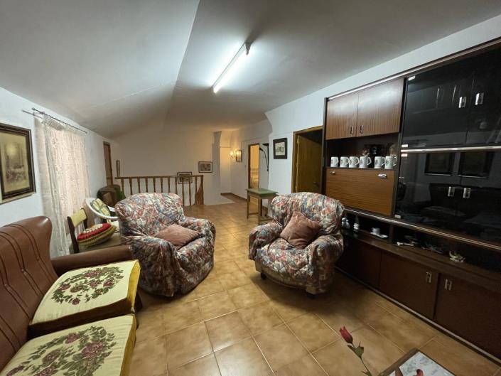 Image No.27-4 Bed Property for sale