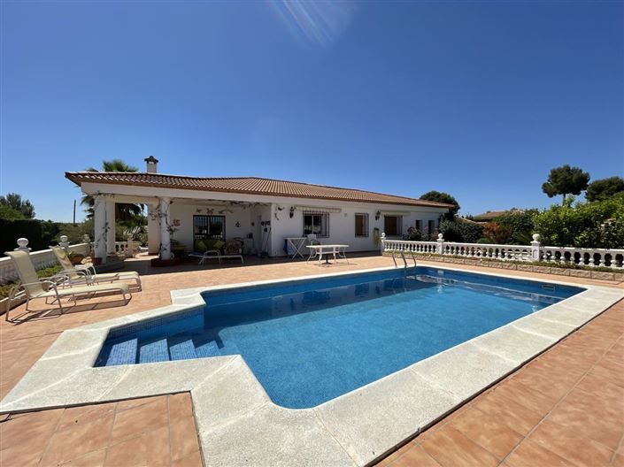 3 Bedrooms property for sale in Moraleda de Zafayona air conditioner/heating £231579 (Ref