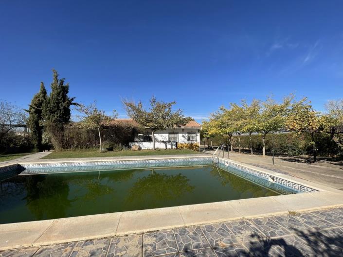 Image No.44-4 Bed Property for sale