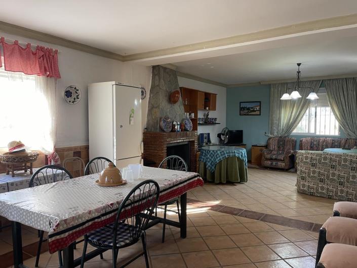 Image No.7-4 Bed Property for sale