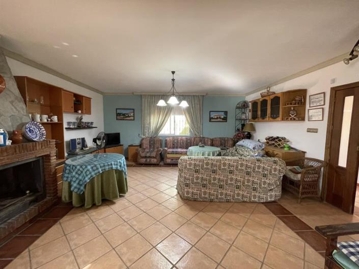 Image No.8-4 Bed Property for sale