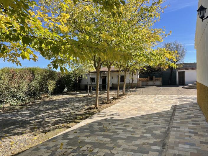 Image No.48-4 Bed Property for sale