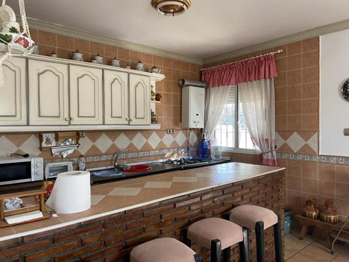 Image No.15-4 Bed Property for sale