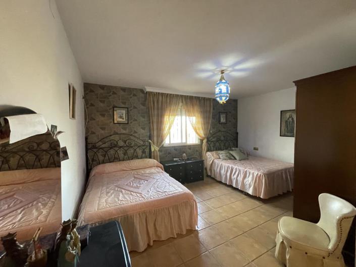 Image No.22-4 Bed Property for sale