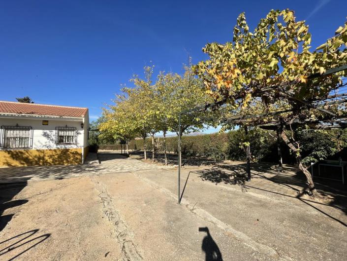 Image No.53-4 Bed Property for sale