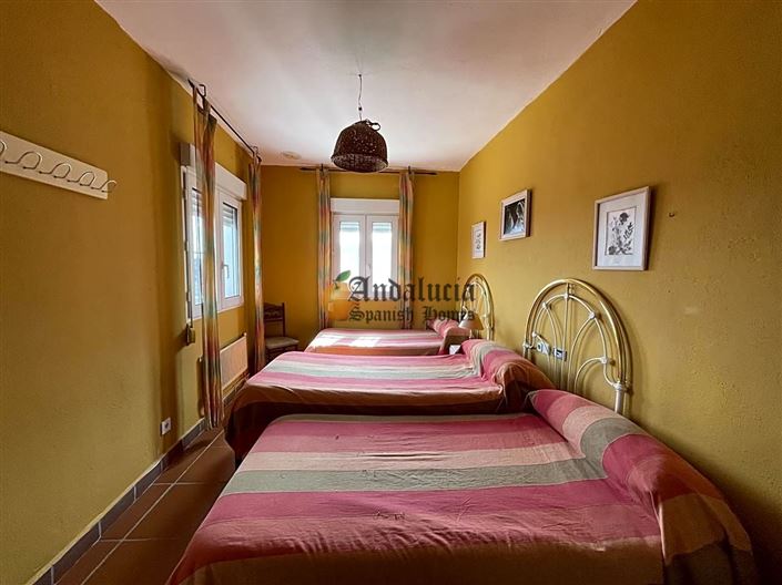 Image No.21-4 Bed Property for sale