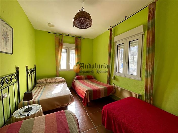 Image No.22-4 Bed Property for sale