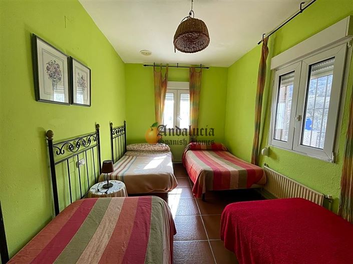 Image No.23-4 Bed Property for sale