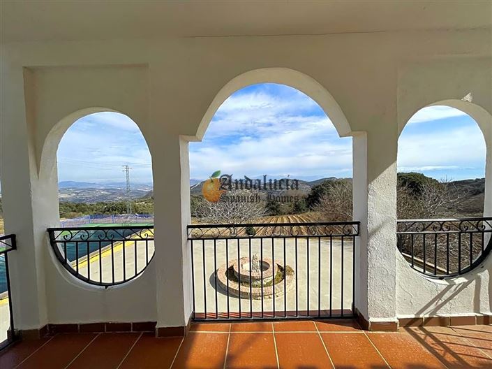 Image No.27-4 Bed Property for sale