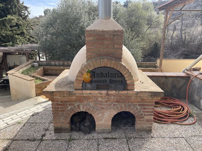 Image No.13-6 Bed Property for sale